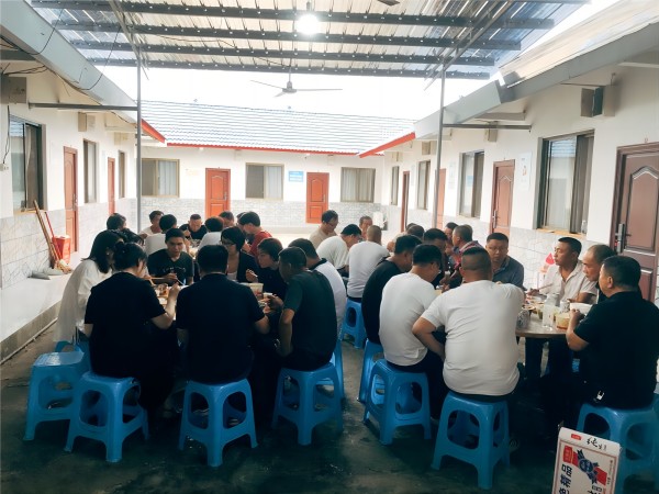 端午佳节慰问眉山工业园区开云电子-开云电子(中国)厂项目驻地员工